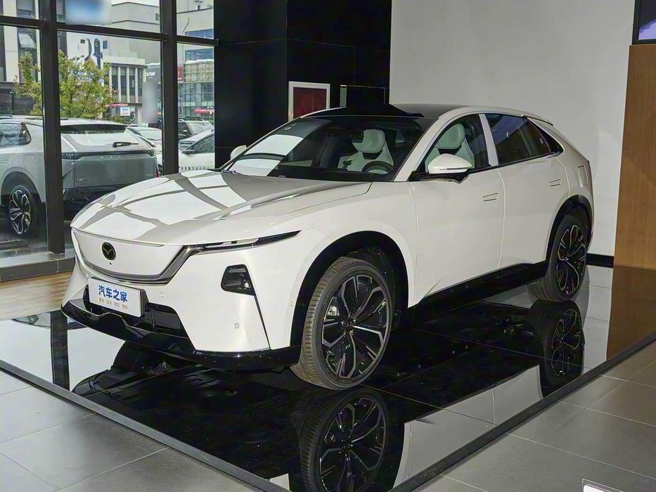 Mazda Ez 60 последовательный подзаряжаемый гибрид