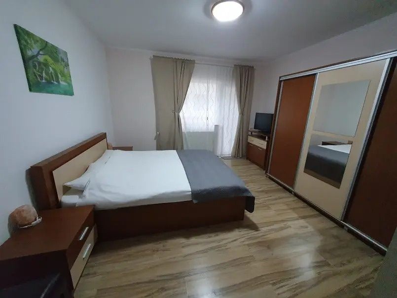 Vilă Bușteni P+E+M mobilată și utilată - direct proprietar