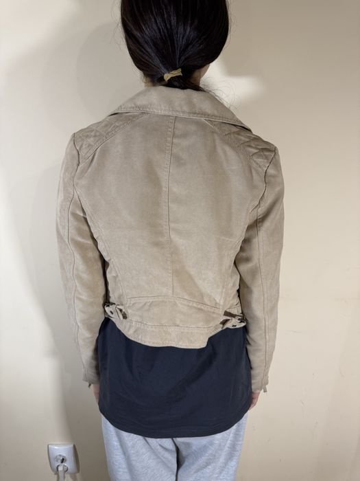 Jacheta de piele intoarsa bej H&M marimea XS de dama