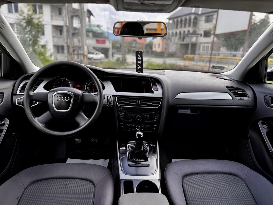 Audi A4 b8 s line - Limuzina - an 2009 - 2.0d 143 cp - impecabil