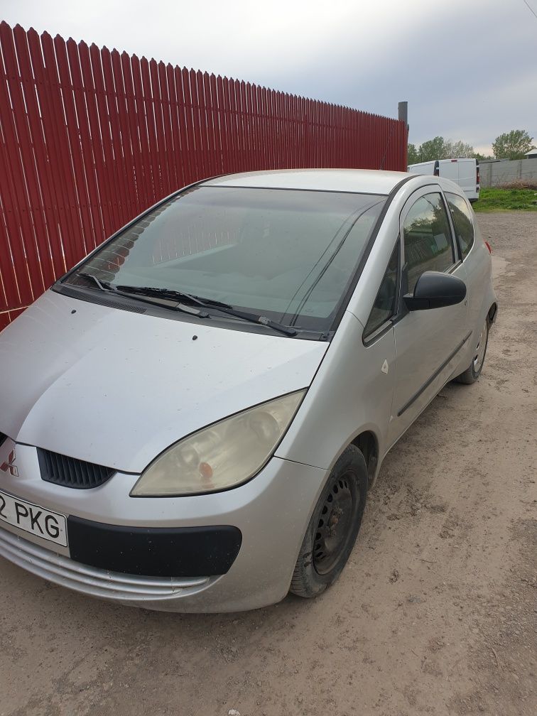 Mitsubishi colt 1.1 doua usi 2006