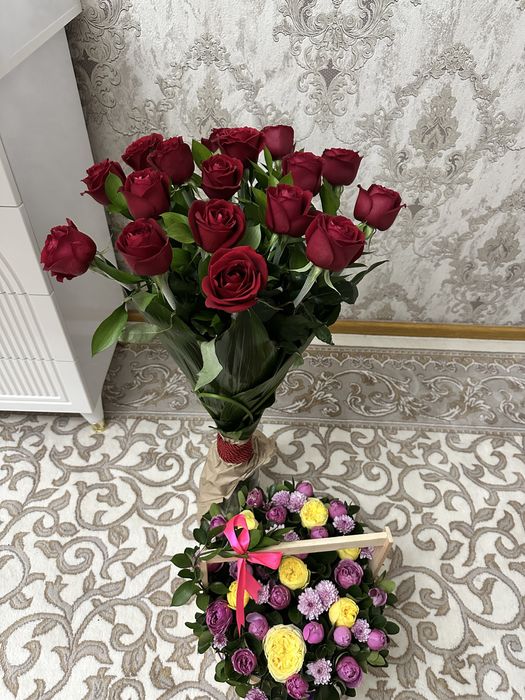 Tugilgan kunimga kelgan gul bugungi yamgidak 18 ta atirgul boyi 1m osh