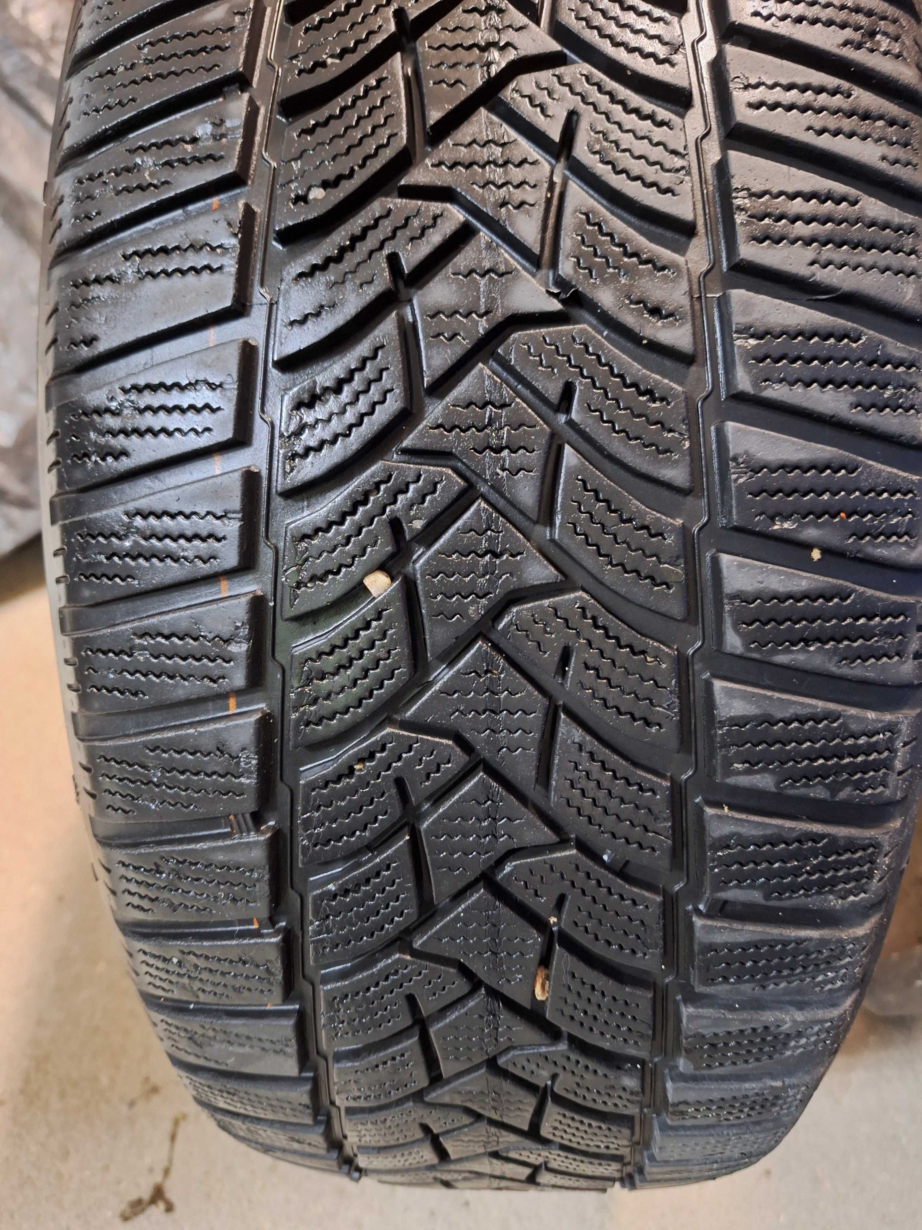 Зимни гуми Dunlop 215/55R17