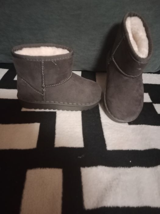 Уги 27 размер,новые за 2500.