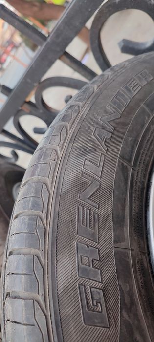 4 ta 215_65_R15 shina sotiladi