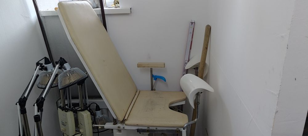 Смотровой гинекологический стол