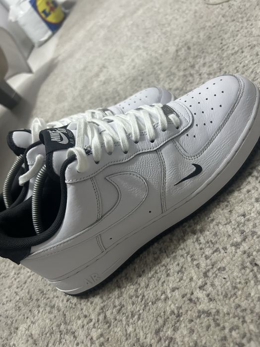 Nike af1 noi de pe Buzz