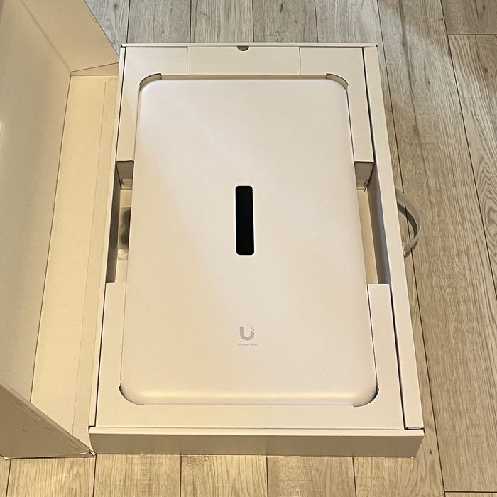 Ubiquiti UniFi Dream Wall