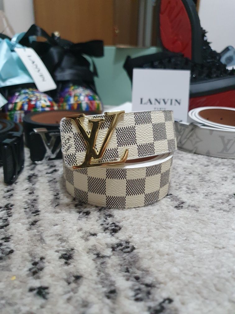Louis Vuitton Gold & Cream LV Belt