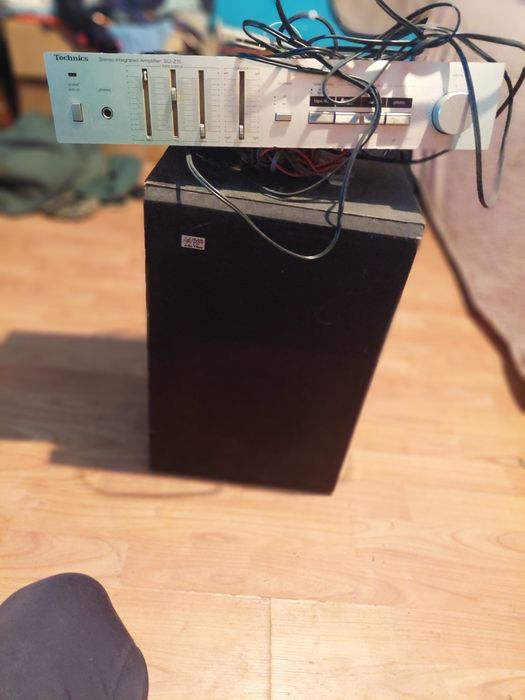 Vând boxa camera se aude bn preț fixx