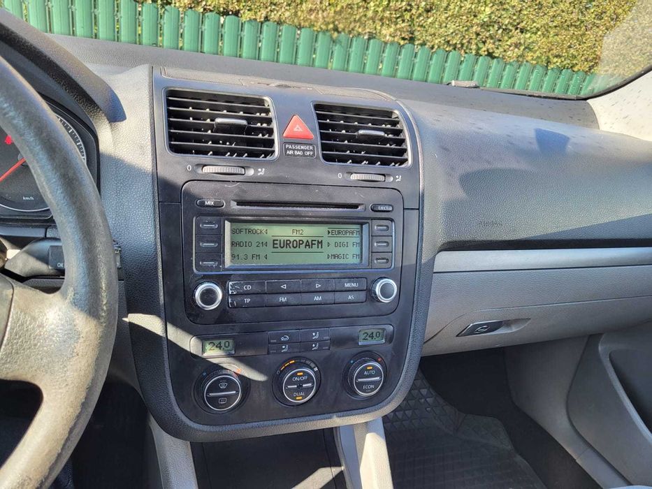 Vând autoturism  VW GOLF 5