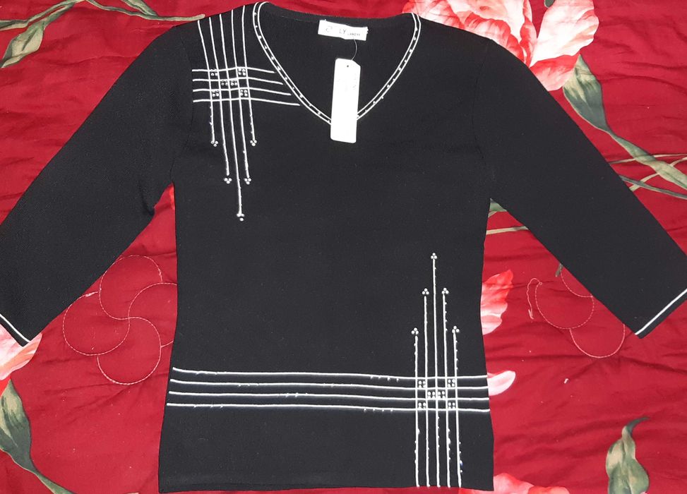 Кофточка женская трикотажная из вискозного волокна. НОВАЯ. ДОСТАВКА