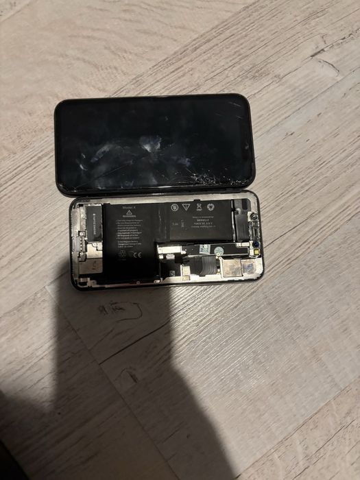 Vand telefoane Iphone