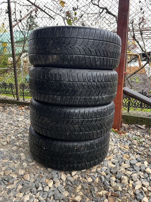 Зимни гуми / 225 / 55 / R17 / DOT 1821