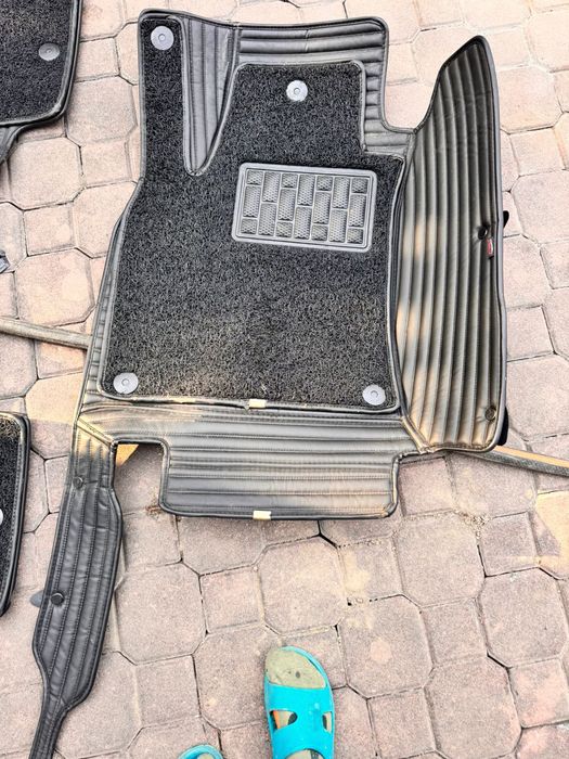 Продам 3д полики на 200 крузак б/у