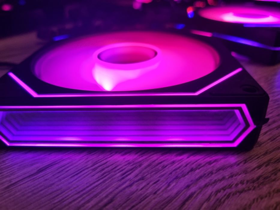 Ventilatoare PC ARGB 120mm PWM 1600rpm Hydro-bearing negre/albe