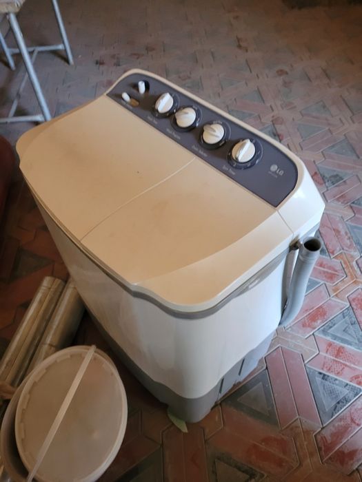 Продаётся стиральная машина LG полуавтомат в хорошем состоянии