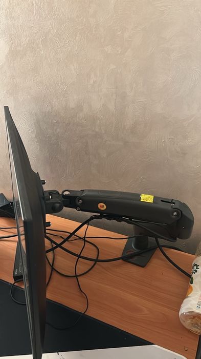 Монитор ARG 24.5 + крепление NB F-80  Отличное состояние