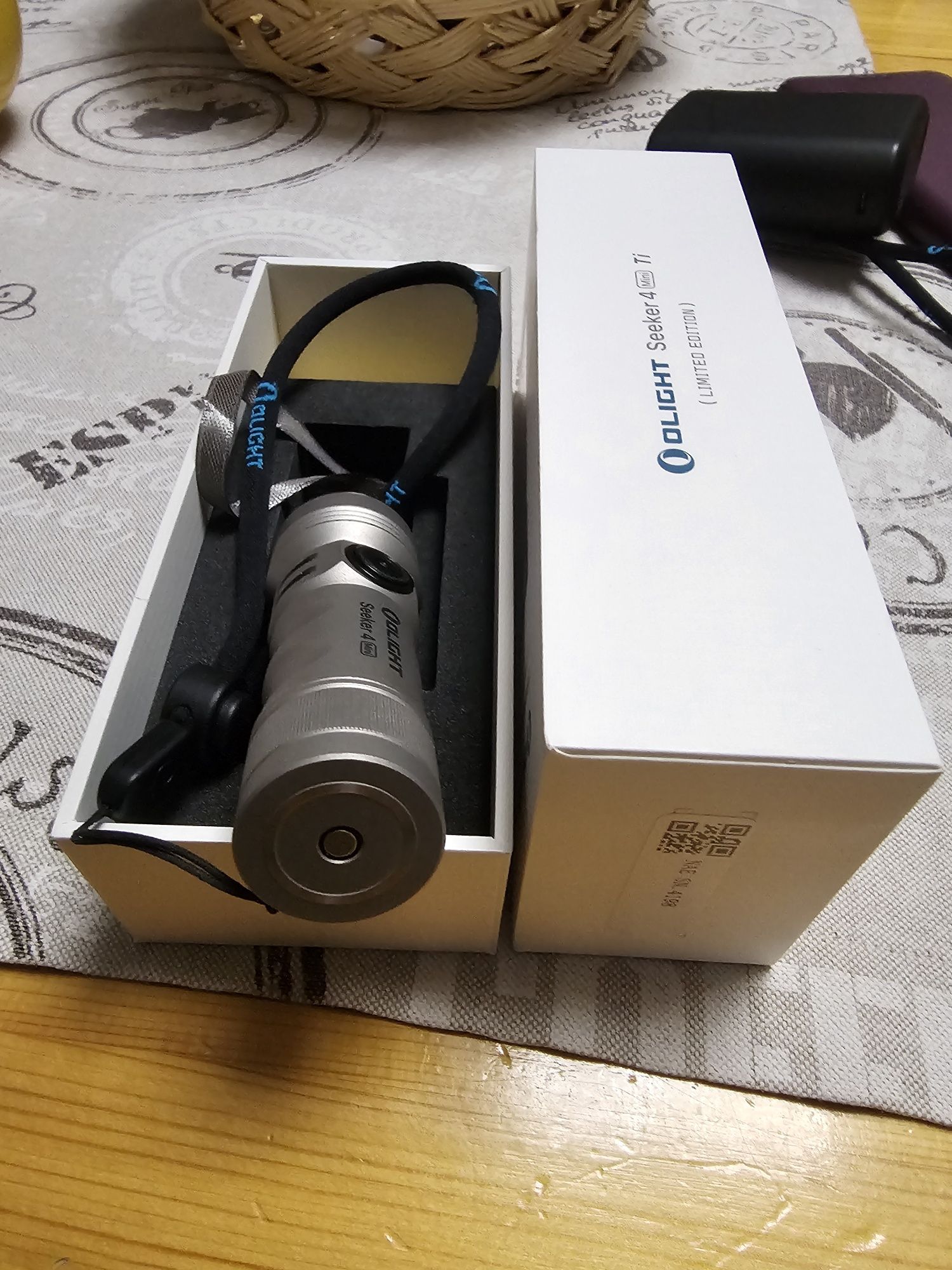 Olight seeker 4 mini . Лед фенер