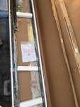 3 pachete cu sticle si accesorii provenite din cabine dus incomplete