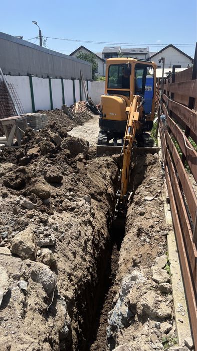 Inchirieri miniexcavator 2.7 tone si Bobcat