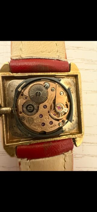 Omega Vintige palcat cu aur de 18k