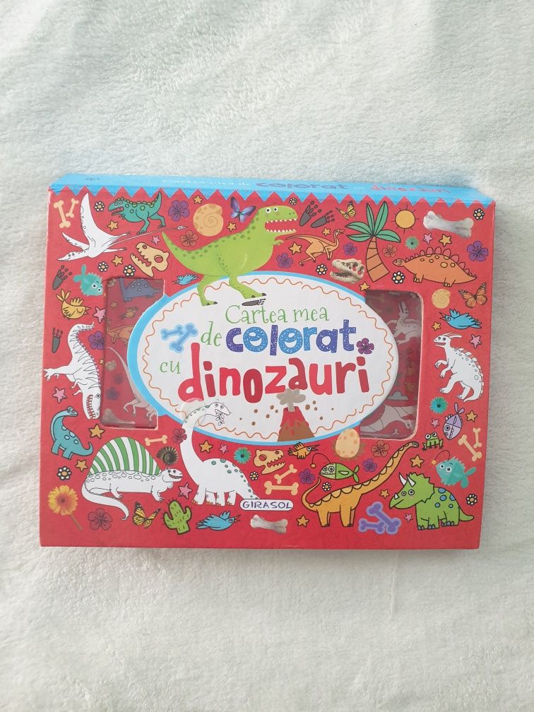 Carte pentru colorat cu dinozauri