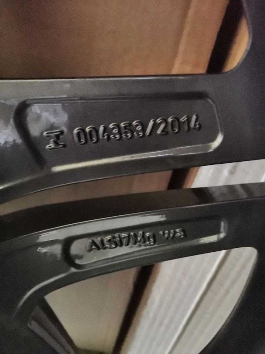 Ал. джанти AMG 19"(48, 3 см.) дизайн 5 дв. спици със з. гуми Hankook