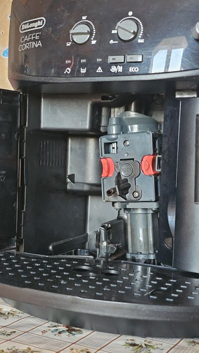 Expresor automat DeLonghi