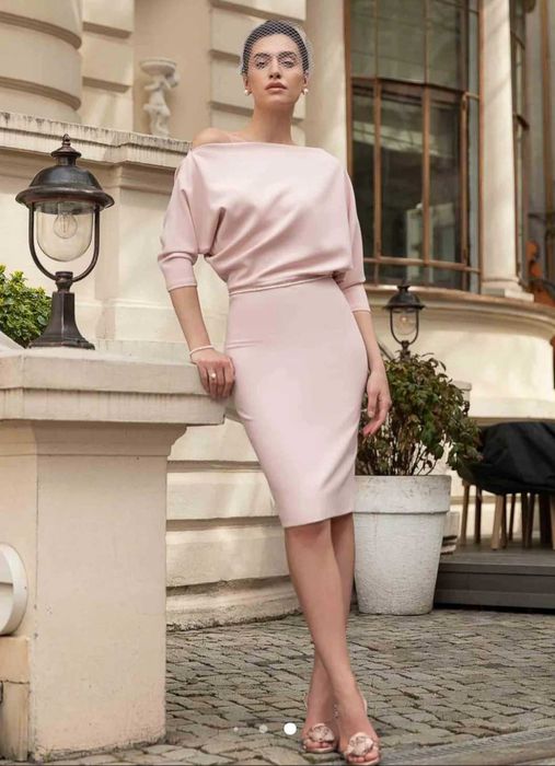 Vand rochie roz Andreea Raicu marimea 34