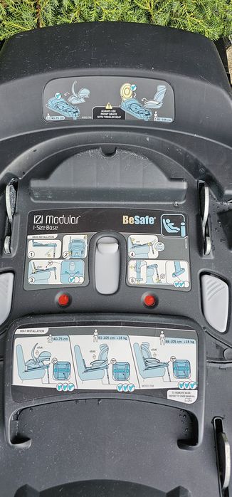 Carucior schoica și stație izofix