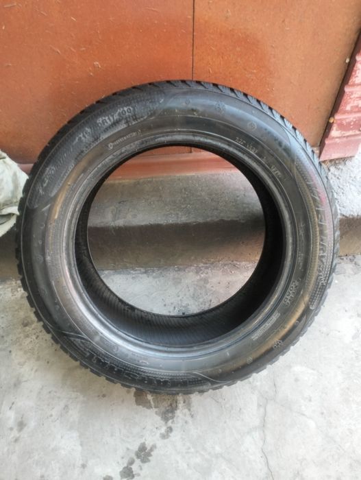 Продам зимнюю резину б/у шипованую комплект