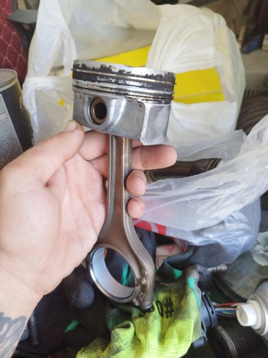 Продам шатуны и поршня Шкода 1.4л tfsi