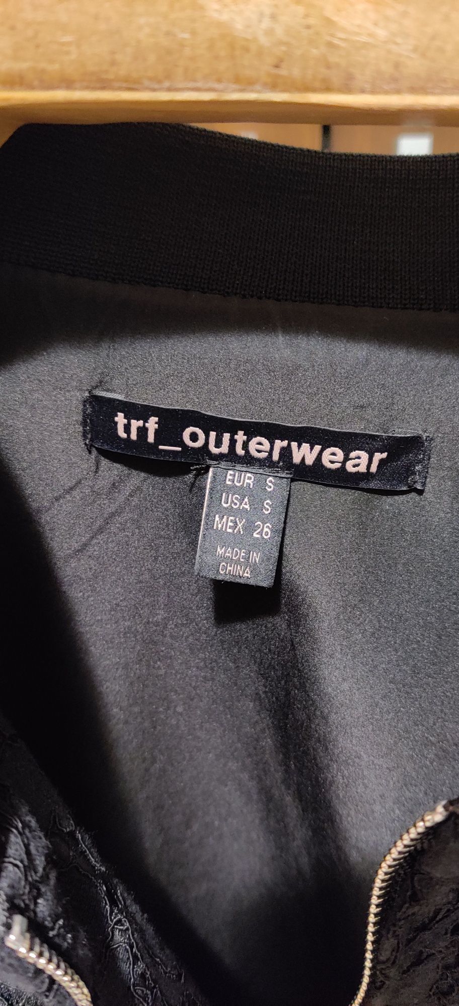 Сака ;Zara trf яке дантелен бомбър