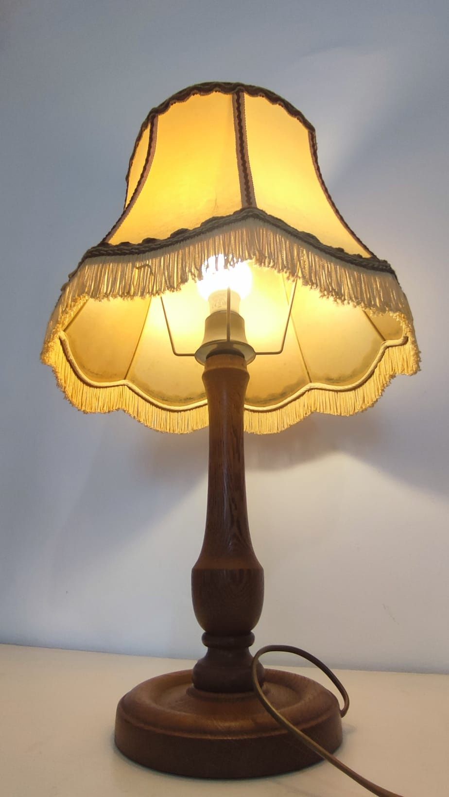 Veioza mare vintage, lampadar din lemn cu abajur mare 38cm