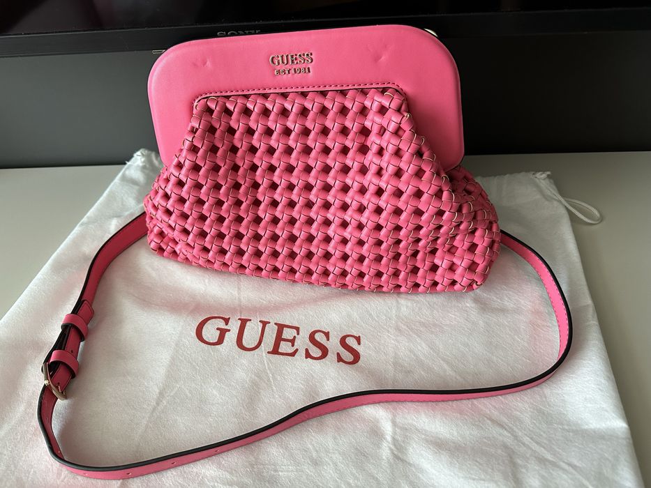 Чисто нова дамска чанта Guess