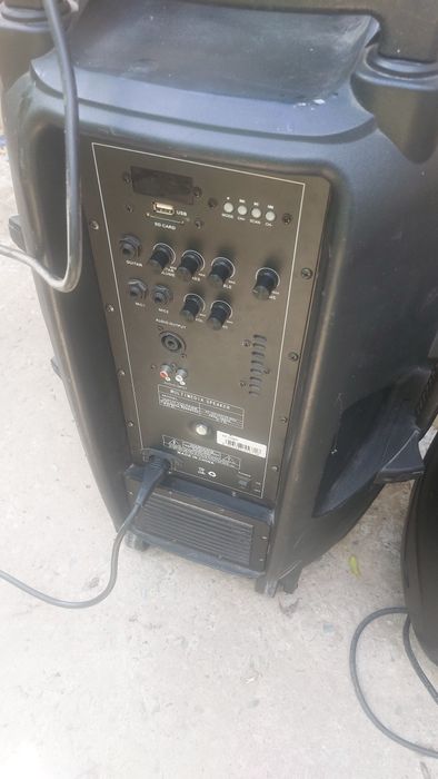 Vând boxe ipei usb și Bluetooth