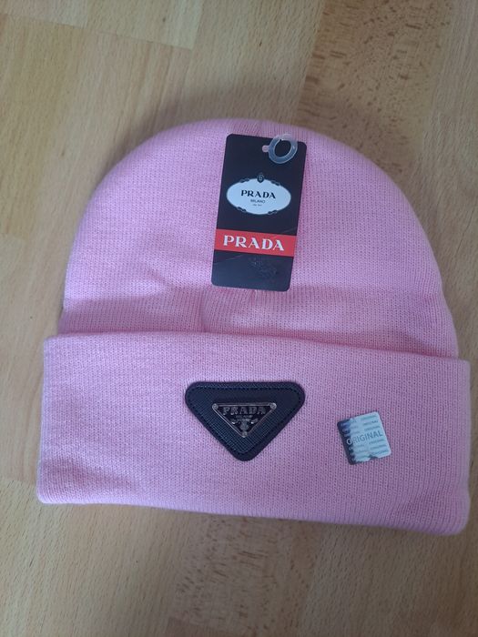 Caciulă Prada pentru Doamne și domnișoare