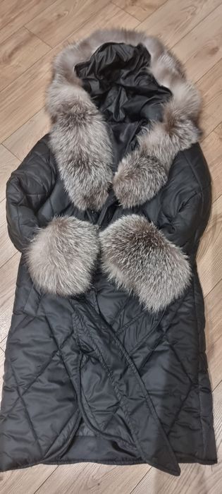 Кожено  късо палто.Дълго палто.Черно сако.Топла бежова жилетка.Бяло па