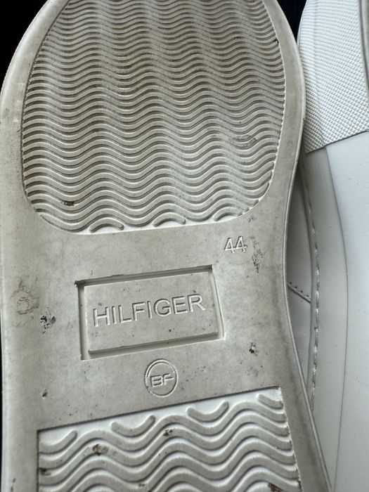 Tommy Hilfiger, 44 номер