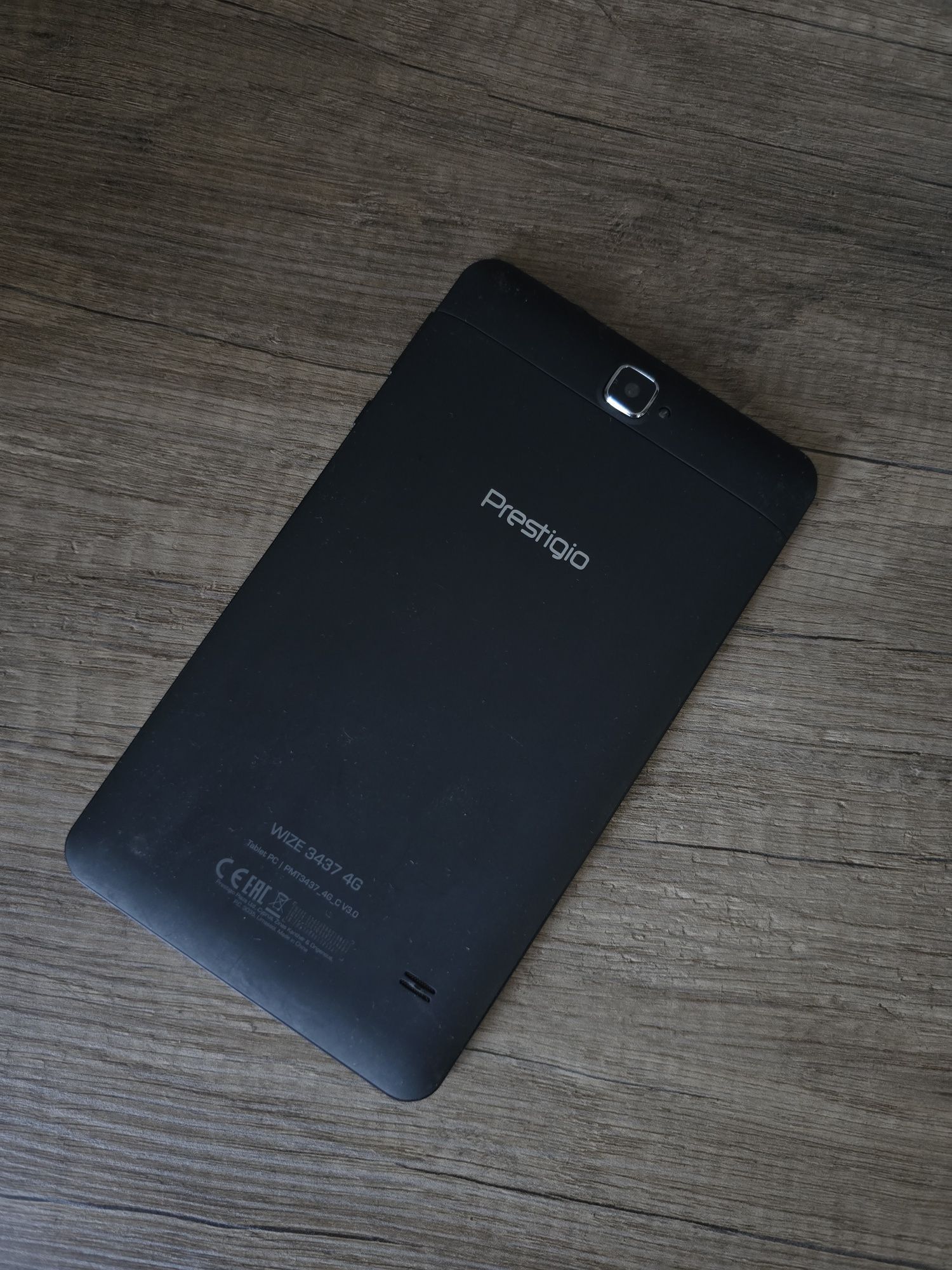 Таблет Prestigio WIZE 3437 4G. Без зарядно. Запазен. Със слюда.