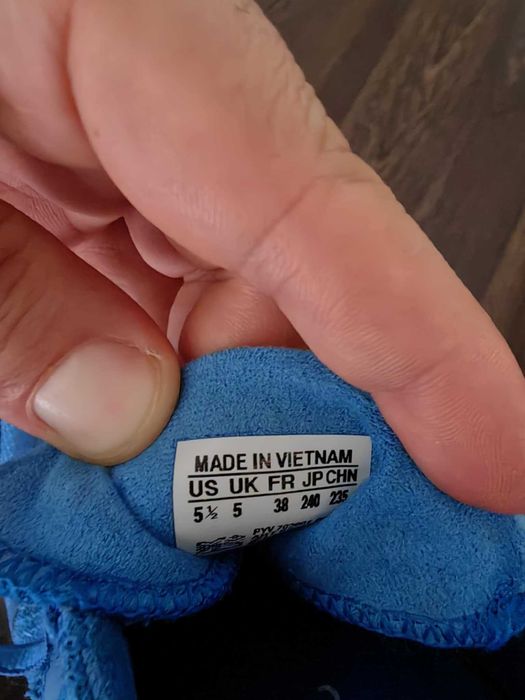 Оригинали маратонки чифта 20лв.