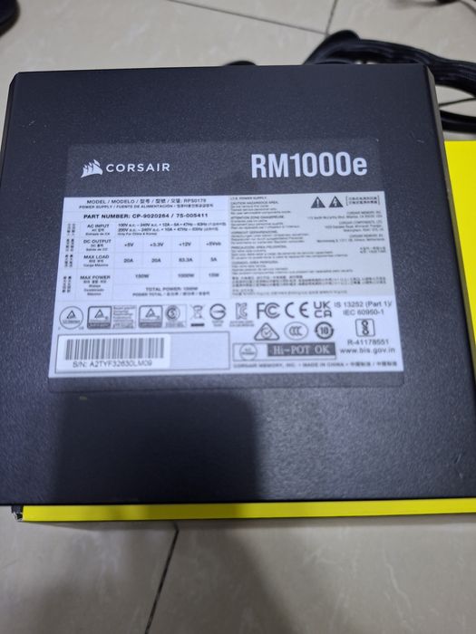 Sursa modulara Corsair RM1000e