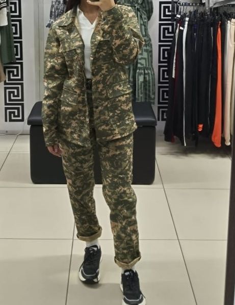 Продам костюм . 46 размер