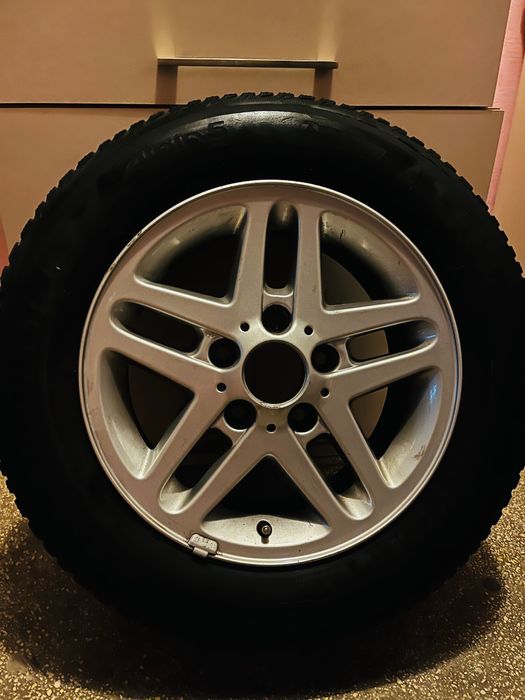 Jante+cauciucuri marca BMW, 195/65/R15 150 euro 4 bucati.