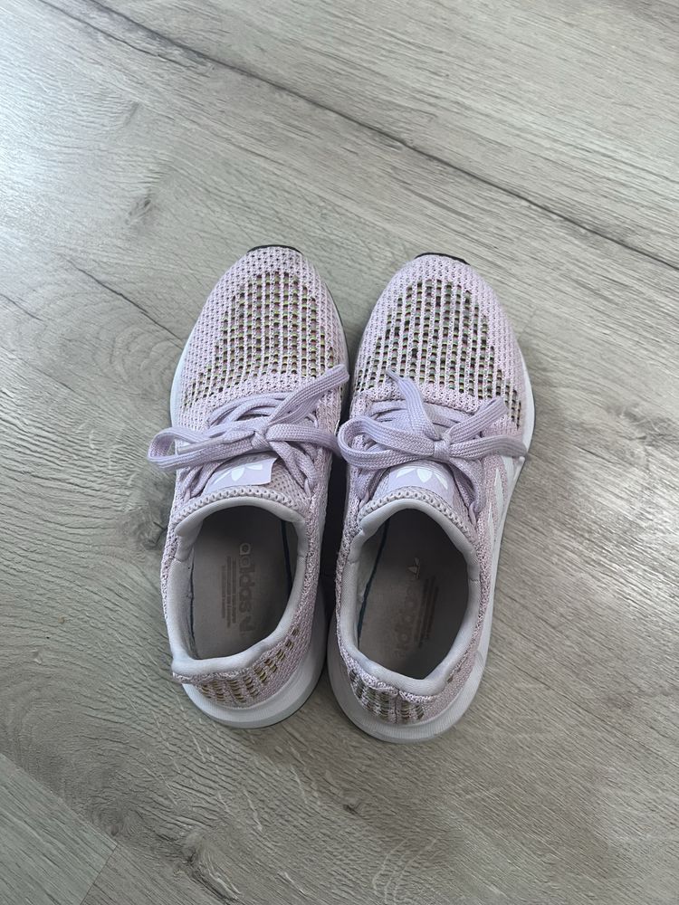Adidas маратонки тип чорап