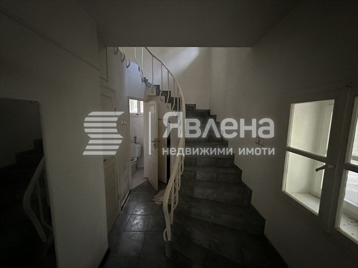 Продава се Къща в Варна, м-т Св. Никола - 208 кв.м за 1811 €/кв.м - Снимка #6