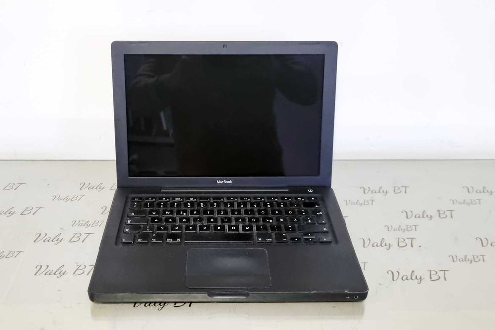 Laptop de colectie - Apple Macbook A1181 - BLACK - functional-instalat