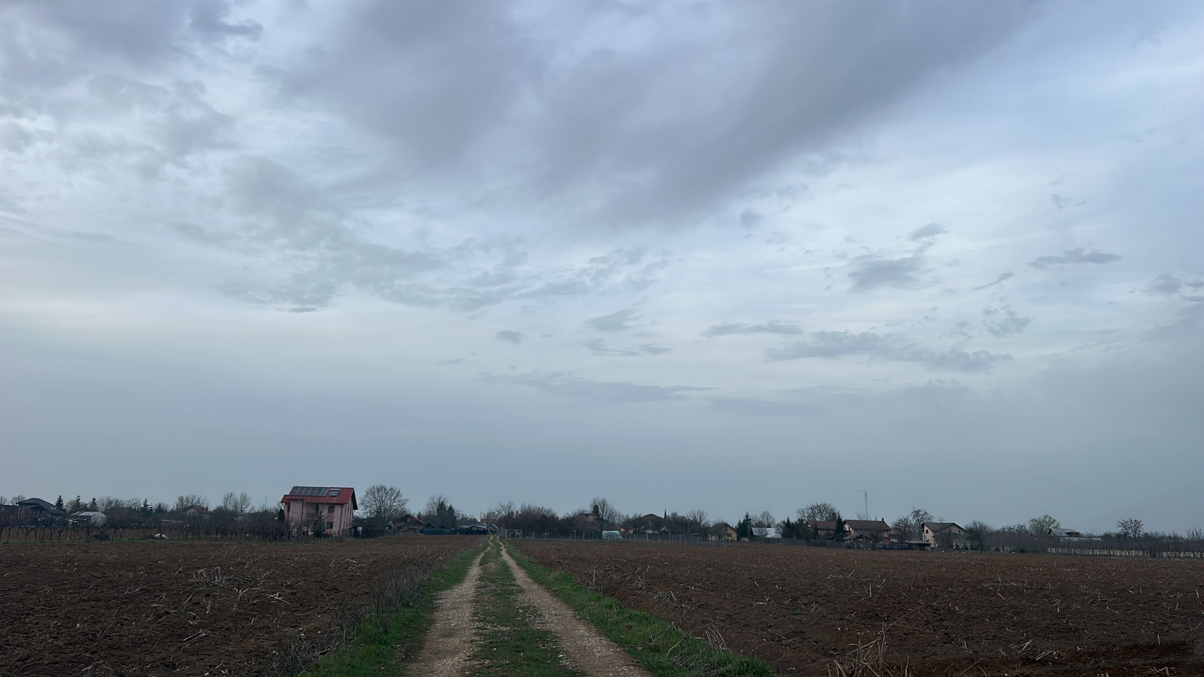 Teren Vladiceasca, langa padure 1110mp(61X18) zona Snagov.