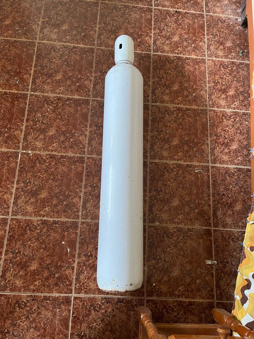 Бутилки за CO2. 2броя - пълни